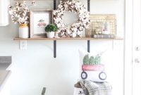 Christmas Home Tour: Kitchen and Gallery Wall Decor