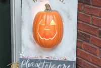 How to Make a Lighted Pumpkin Candy Holder for Halloween