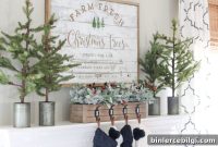 Green and Navy Christmas Mantel Decor Ideas 2018