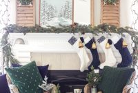 Minimalist Christmas Mantel Decor Ideas