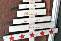 How to Build a Pallet Christmas Tree