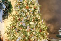 Orange, Blue and Brown Christmas Decor Ideas
