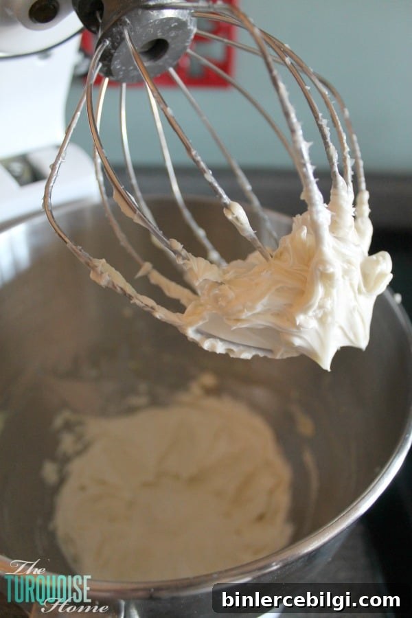 DIY Natural Body Butter Recipe for Silky, Hydrated Skin 6 Homemade All-Natue Body Butter Recipe | TheTurquoiseHome.com