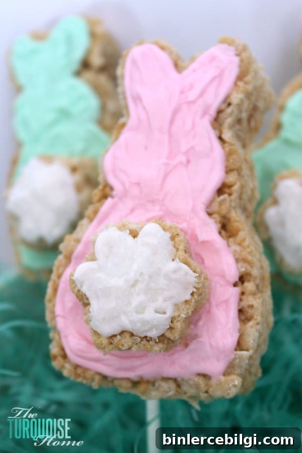 These bunny-shaped crispy treats would be a fun thing for Miss A and I to do (and eat!) together. :) They would make a great treat to make for a kids' Easter party or just for fun at home! | TheTurquoiseHome.com