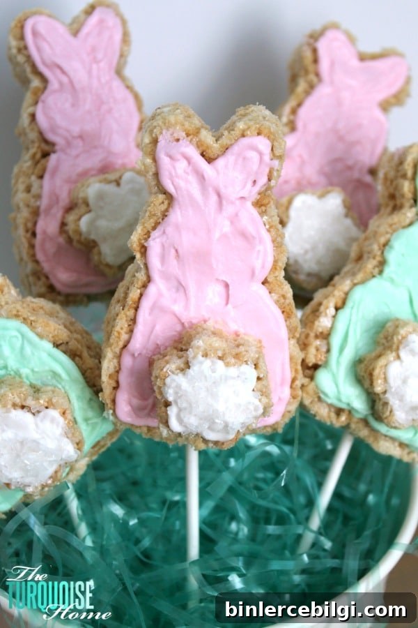 These bunny-shaped crispy treats would be a fun thing for Miss A and I to do (and eat!) together. :) They would make a great treat to make for a kids' Easter party or just for fun at home! | TheTurquoiseHome.com