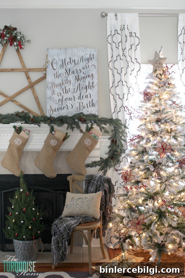 A Traditional Christmas Home Tour at TheTurquoiseHome.com