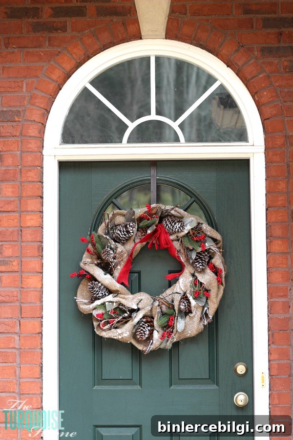 A Traditional Christmas Home Tour at TheTurquoiseHome.com