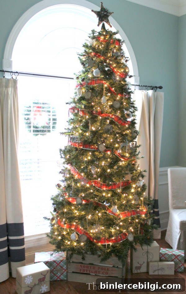 Christmas Home Tour 2013: Pretty in Plaid