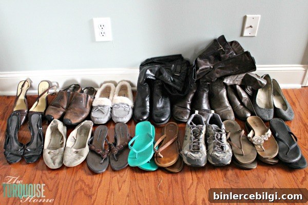 Decluttering the Master Closet {shoes} using the KonMari method | Details at TheTurquoiseHome.com