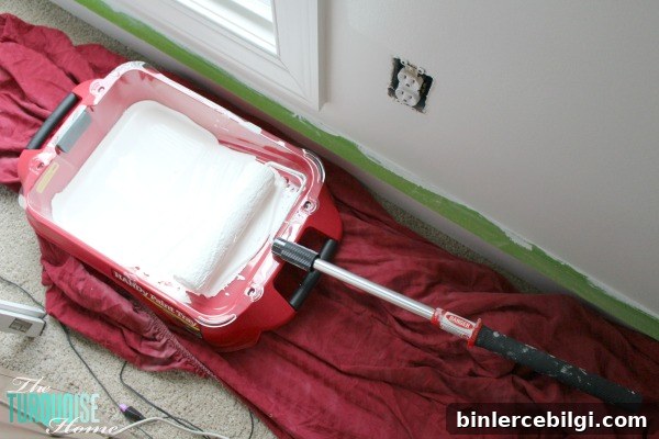 Easy Steps for Painting a Room: Rolling the Wall