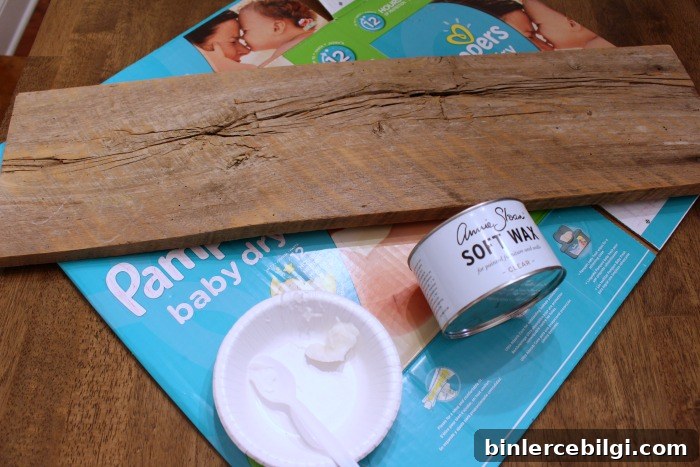 This DIY Driftwood Finish is so easy to create with just a couple of items! Full tutorial ... 