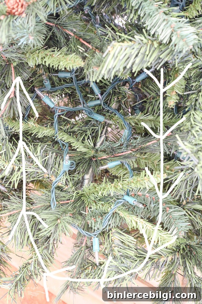 How to Put Christmas Lights on a Tree