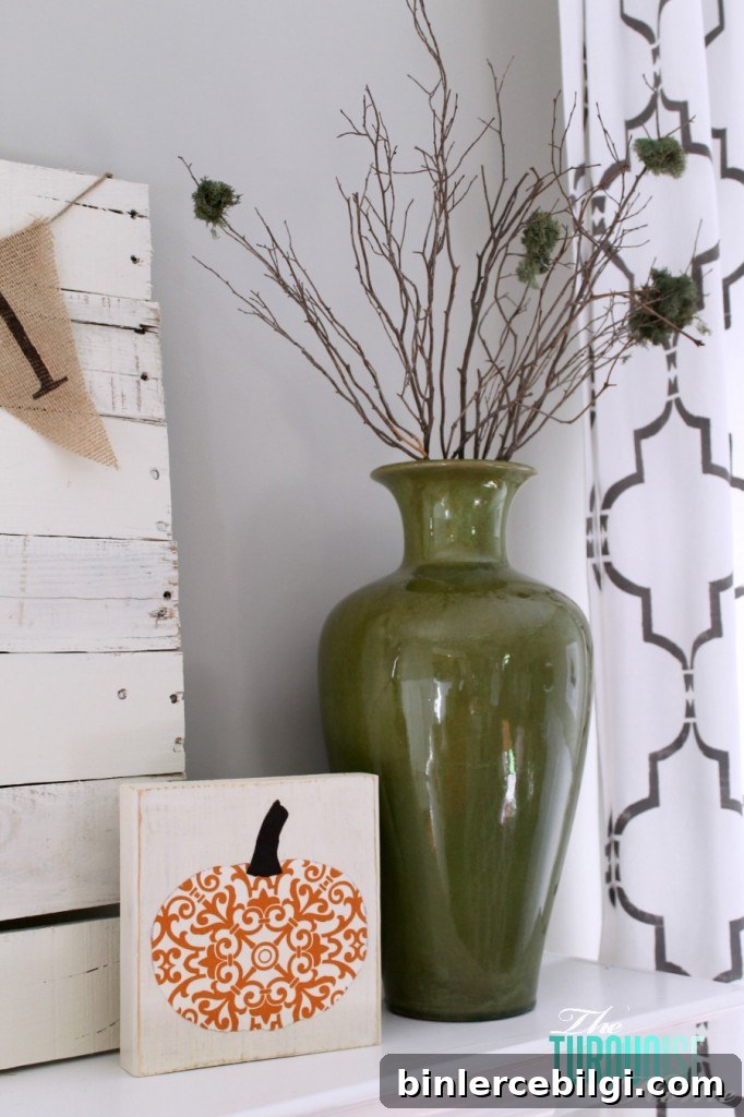 Planked Pallet Fall Mantel | The Turquoise Home