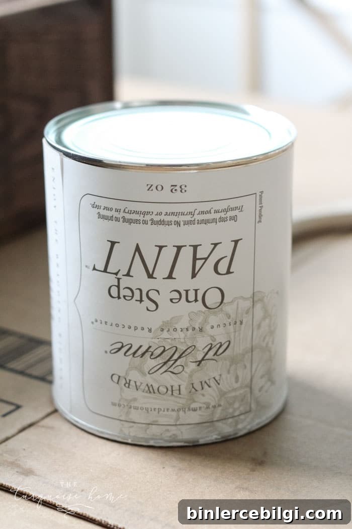 I'm in love!! I'm going to make this project ASAP! DIY Farmhouse Wooden Box Centerpiece | Kreg Jig | Woodworking | Rustic Home Decor | Farmhouse Decor