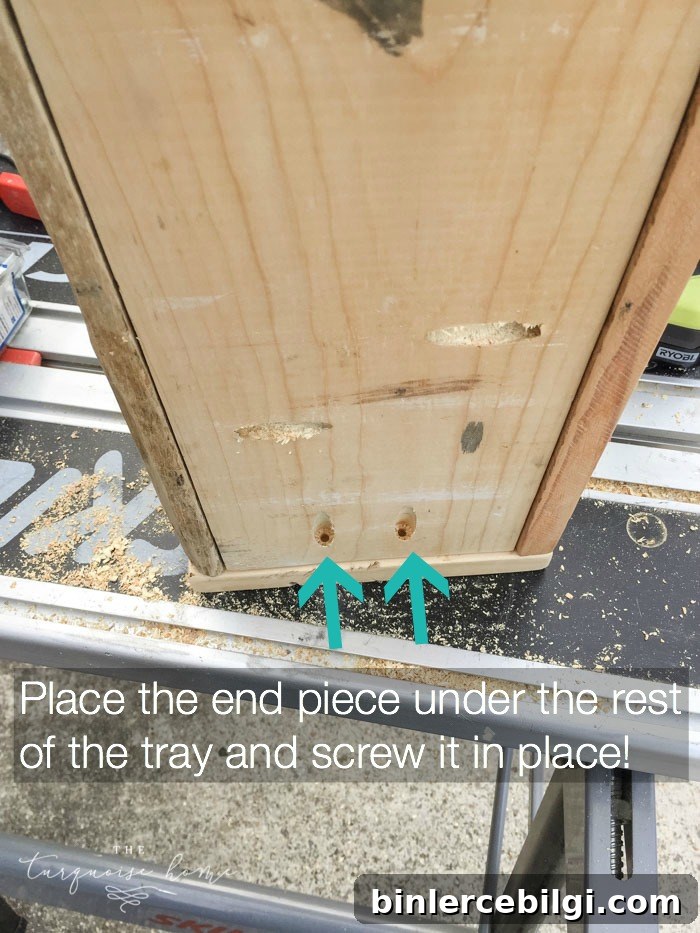 I'm in love!! I'm going to make this project ASAP! DIY Farmhouse Wooden Box Centerpiece | Kreg Jig | Woodworking | Rustic Home Decor | Farmhouse Decor