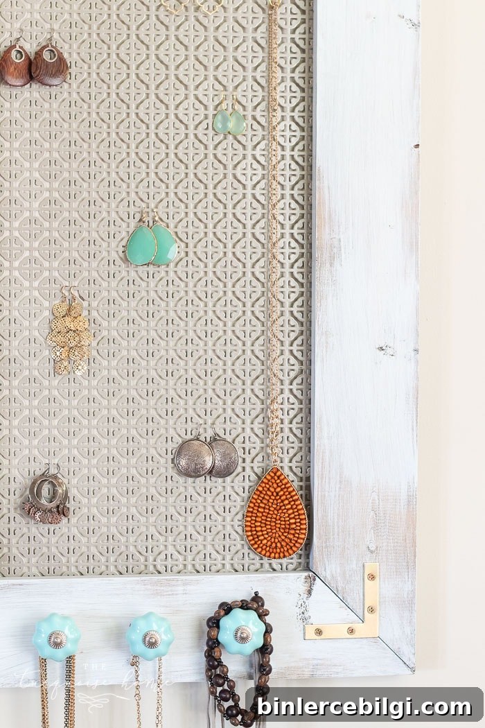This DIY Jewelry Organizer is so fun to make! Make your own with the #DIYWorkshop at The Home Depot. #sponsored