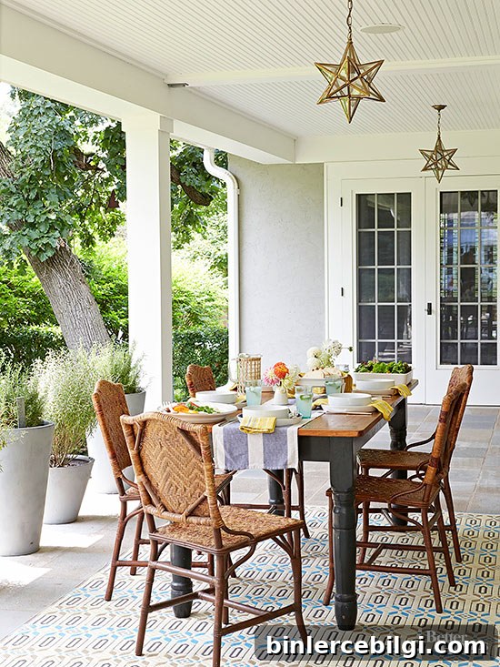 Inspiring Front Porch Decor Ideas to Boost Curb Appeal 3 Inspirational Front Porch Decorating Ideas - front porch dining room is gorgeous!