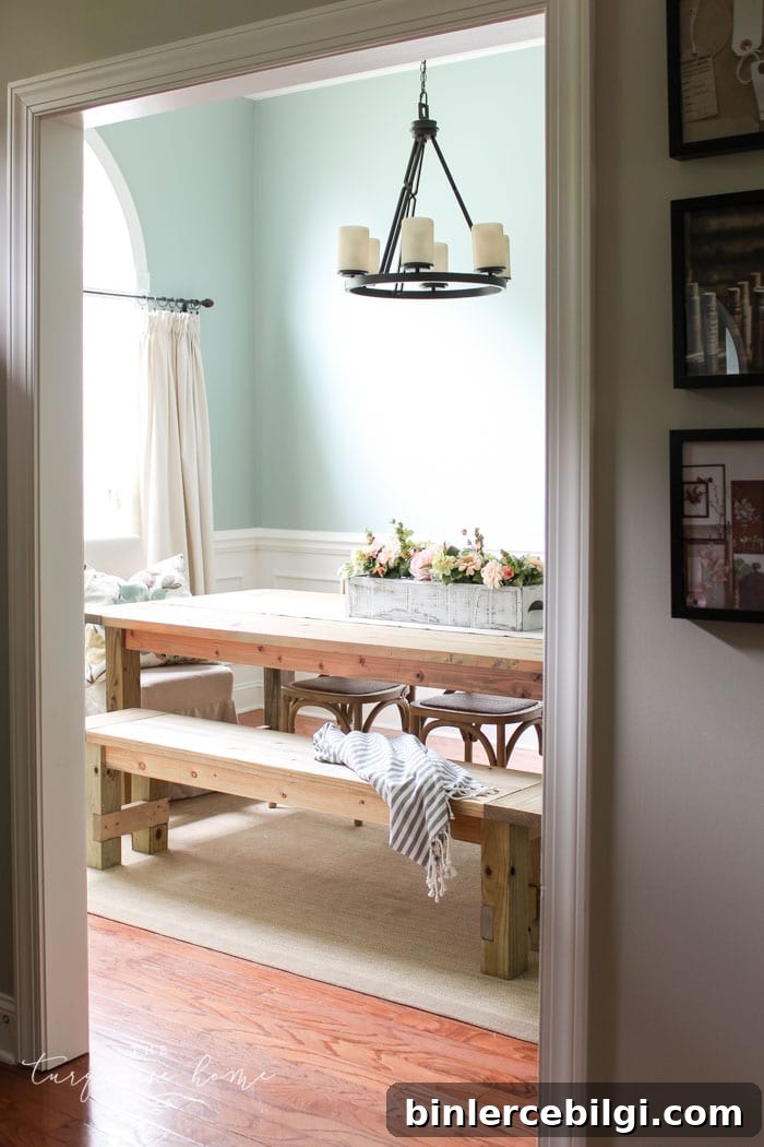 Amazing!! Build this DIY Farmhouse Bench for less than $40! 