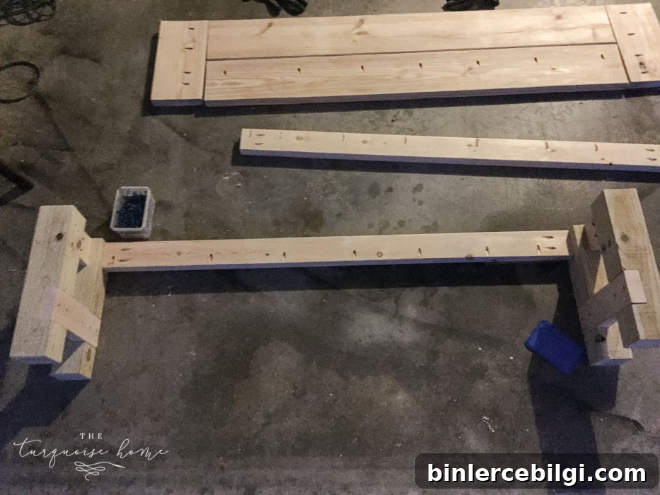 Amazing!! Build this DIY Farmhouse Bench for less than $40! 