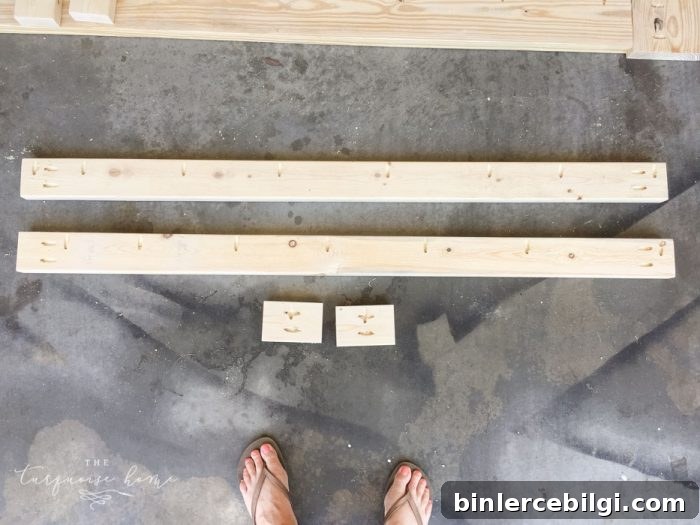 Amazing!! Build this DIY Farmhouse Bench for less than $40!