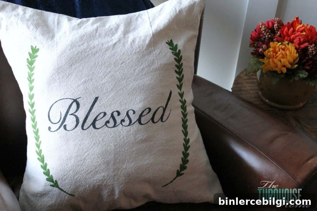 DIY Stenciled Drop Cloth Pillow #diy #dropcloth #silhouette