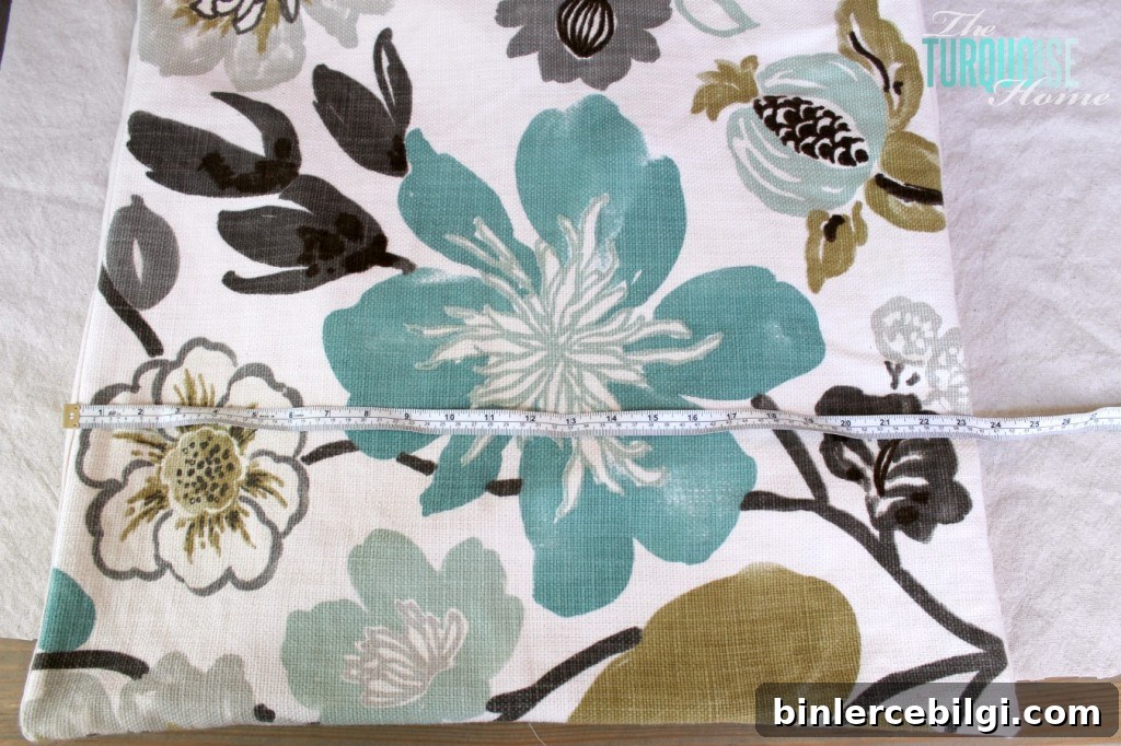DIY Stenciled Drop Cloth Pillow #diy #dropcloth #silhouette
