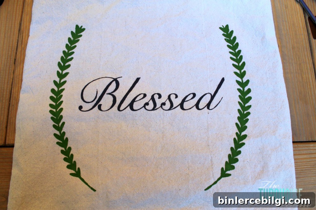 DIY Stenciled Drop Cloth Pillow #diy #dropcloth #silhouette