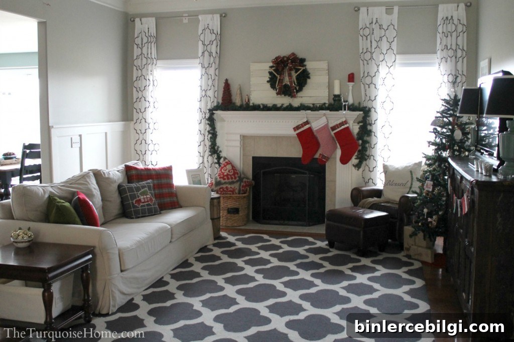 Christmas Home Tour 2013: Pretty in Plaid