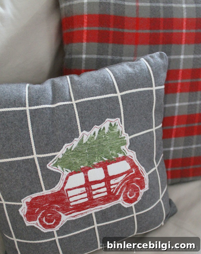 Christmas Home Tour 2013: Pretty in Plaid