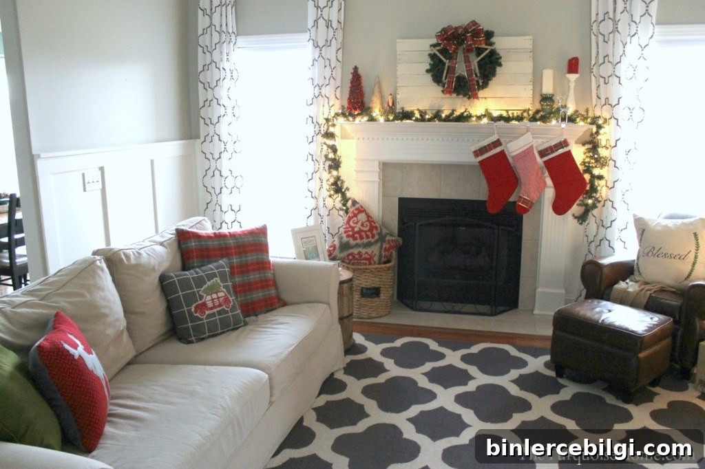 Christmas Home Tour 2013: Pretty in Plaid