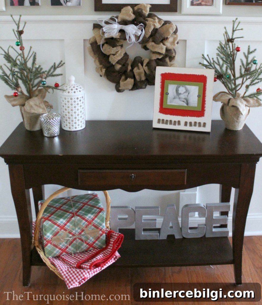 Christmas Home Tour 2013: Pretty in Plaid