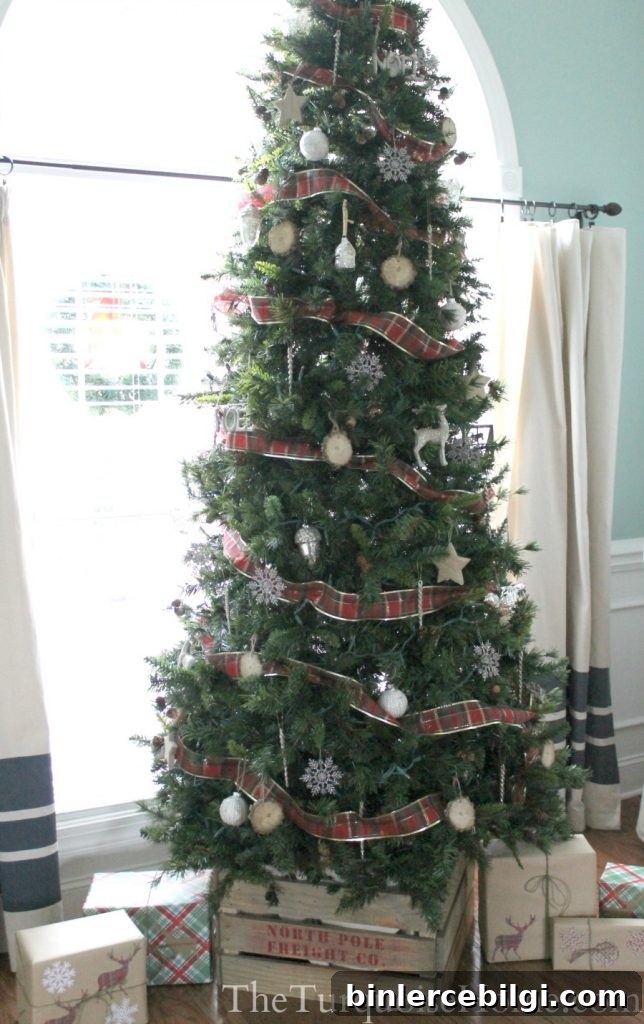 Christmas Home Tour 2013: Pretty in Plaid