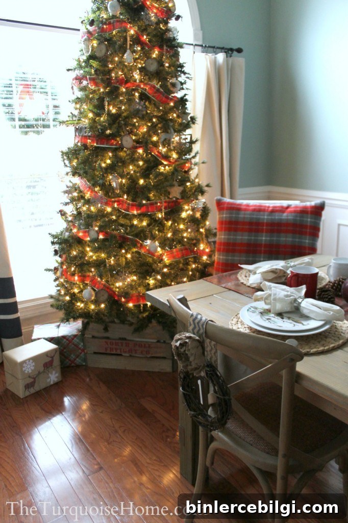 Christmas Home Tour 2013: Pretty in Plaid