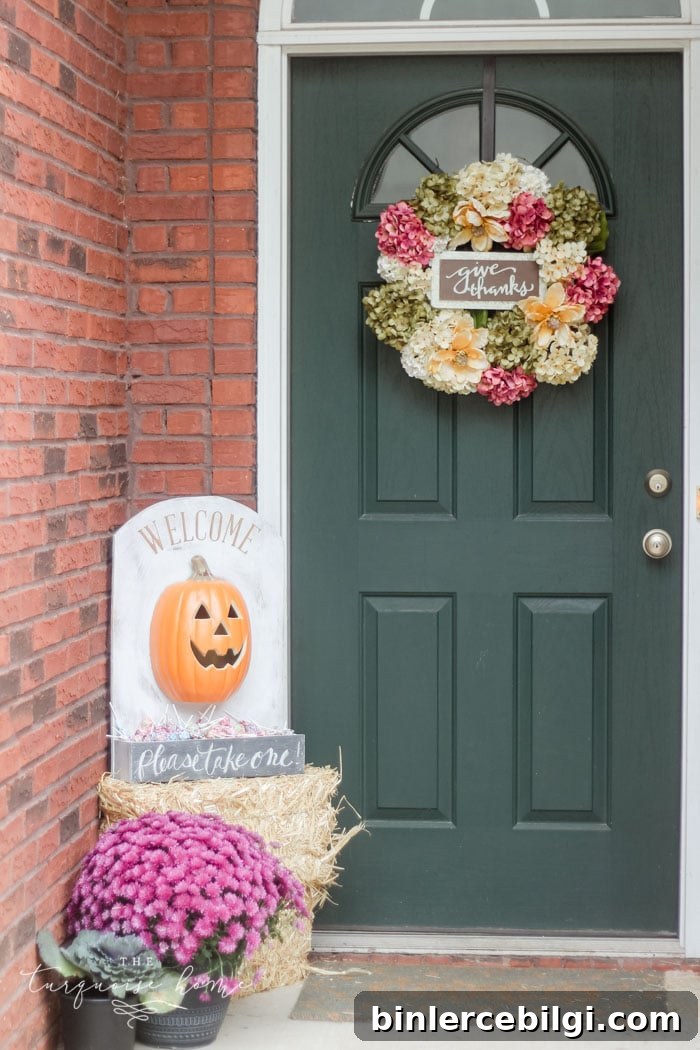 Love this fun candy holder for Halloween night!