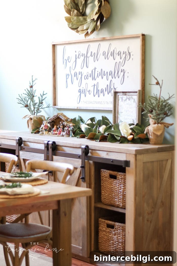 Neutral Christmas Dining Room Ideas to Elevate Holiday Style 4 A Neutral Christmas Dining Room