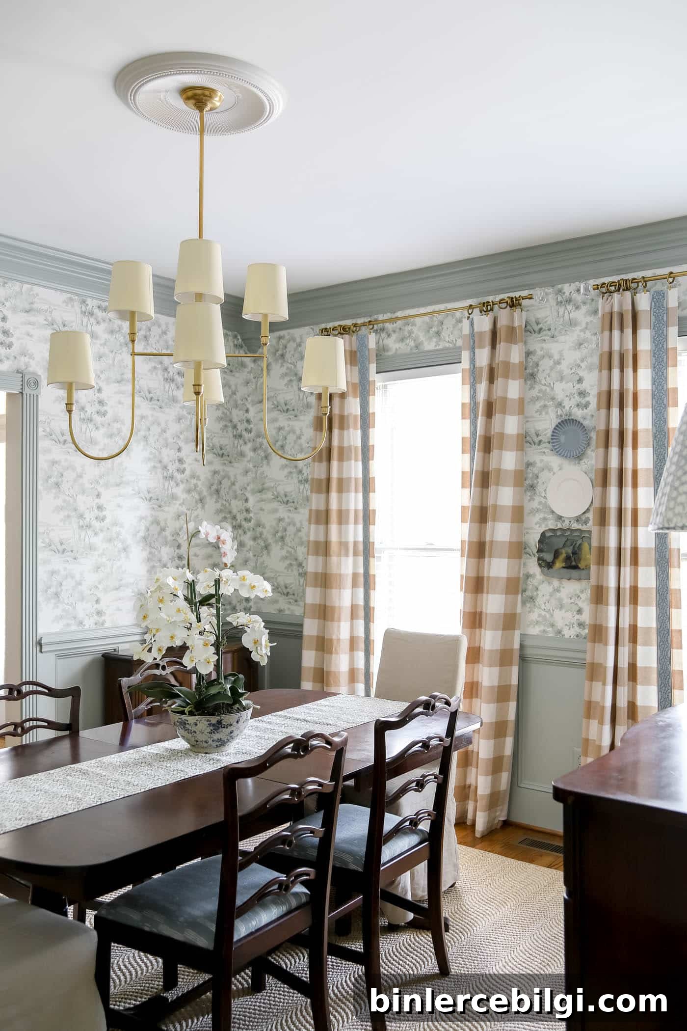blue green traditional dining room