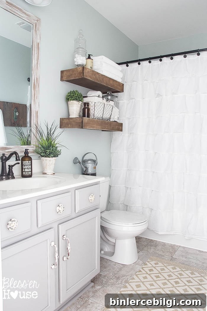 Farmhouse Bathroom Essentials: Key Design Elements 2 15 Gorgeous Farmhouse Bathrooms & 5 ways to create your own!