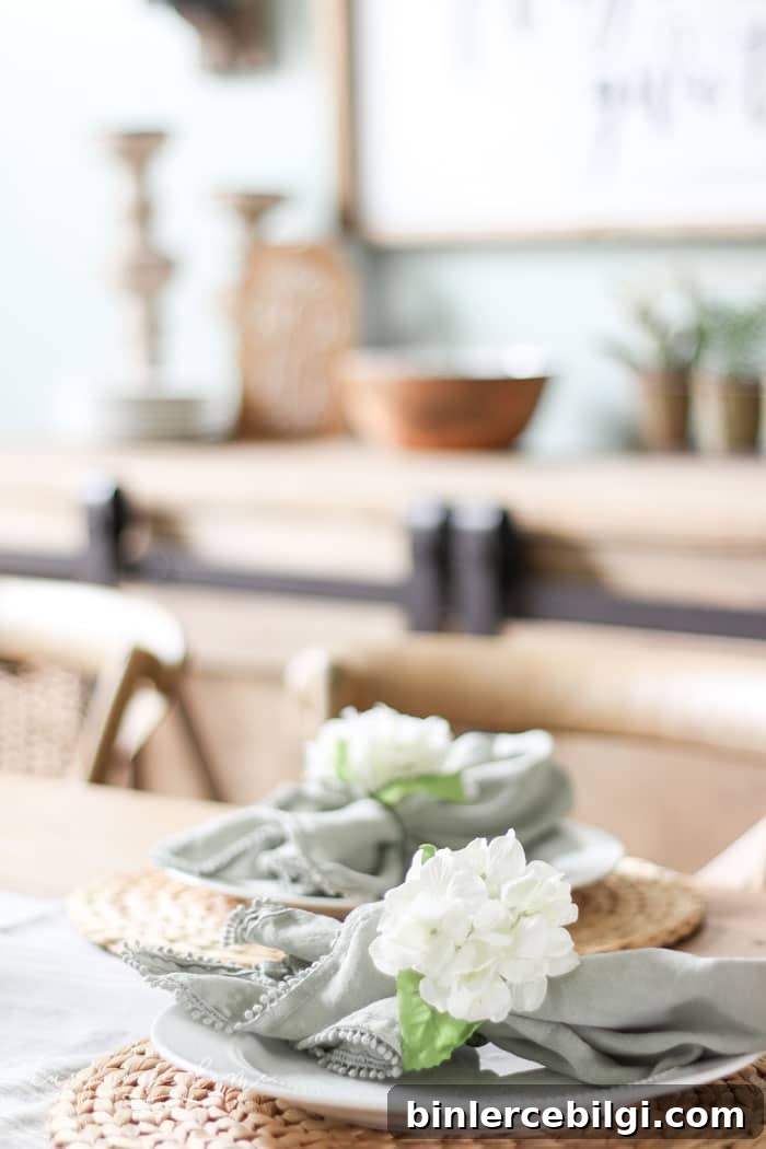 Farmhouse Spring Decorating in the Dining Room | Blue and Green spring decor