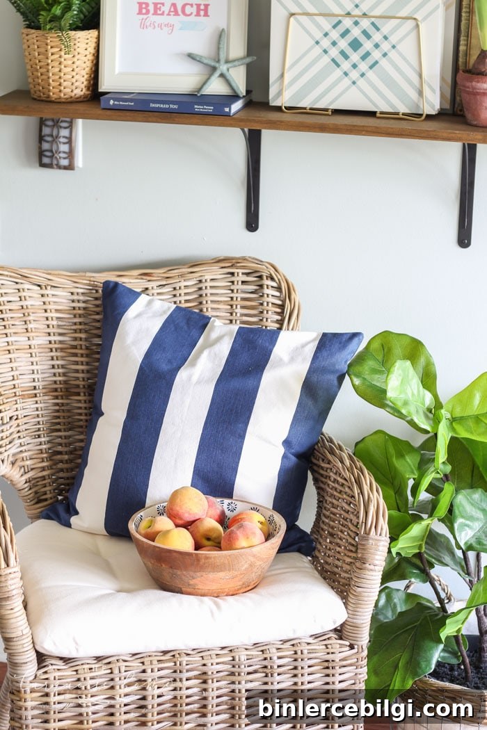 Summer peaches smell so good and taste even better! | Kitchen Summer Decor