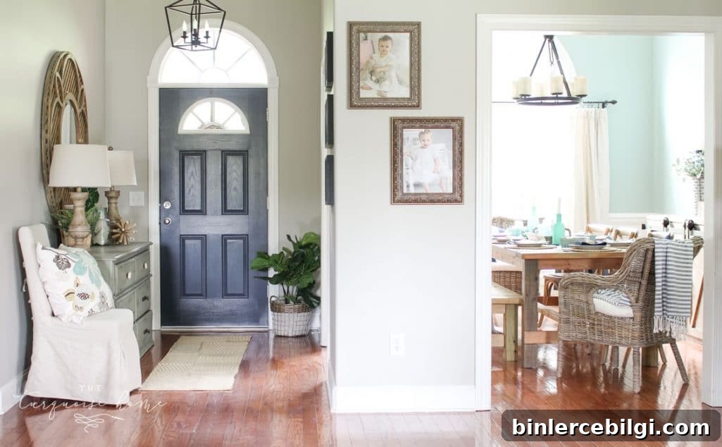 Coastal Decor Ideas for Dining Rooms and Foyers 11 Votive candles placed in baskets in the foyer
