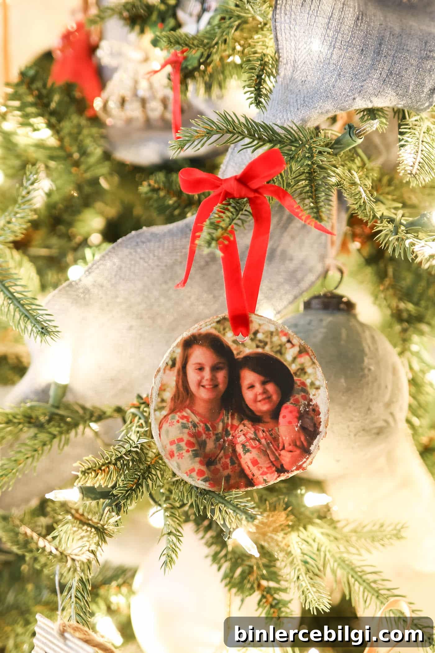 diy photo transfer to wood slice ornament