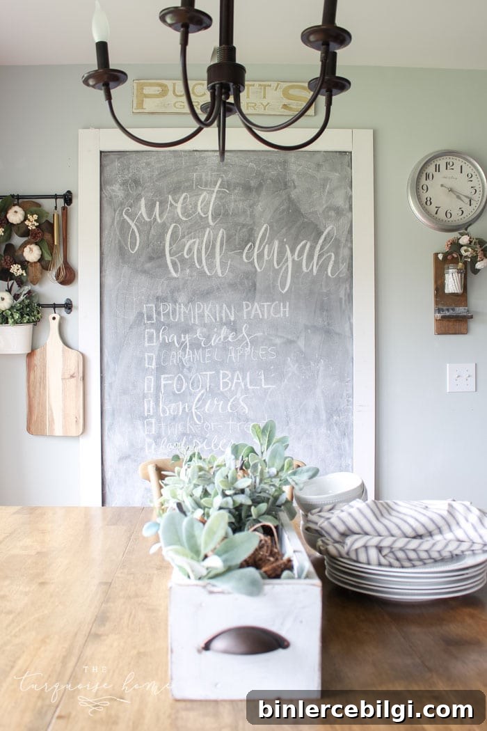 Fall Eat-in Kitchen with Farmhouse Decor