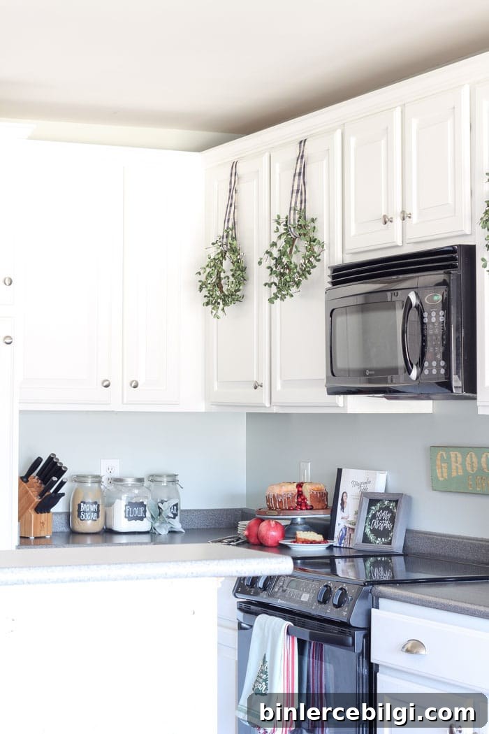 Christmas Kitchen 2018 with 40+ more Christmas Home Tours!