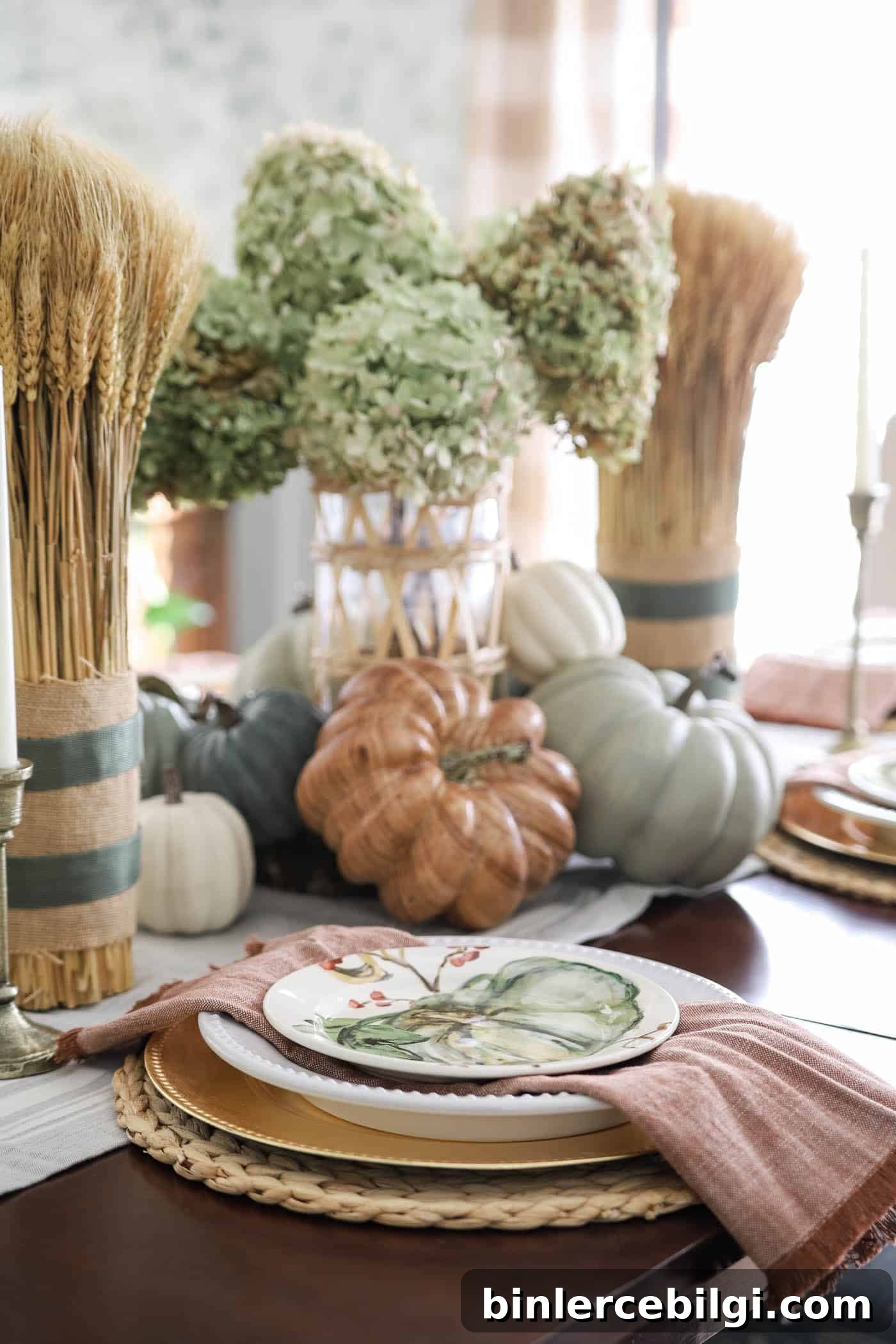 Thanksgiving Table Decor
