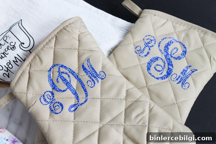 DIY Monogramed oven mitts