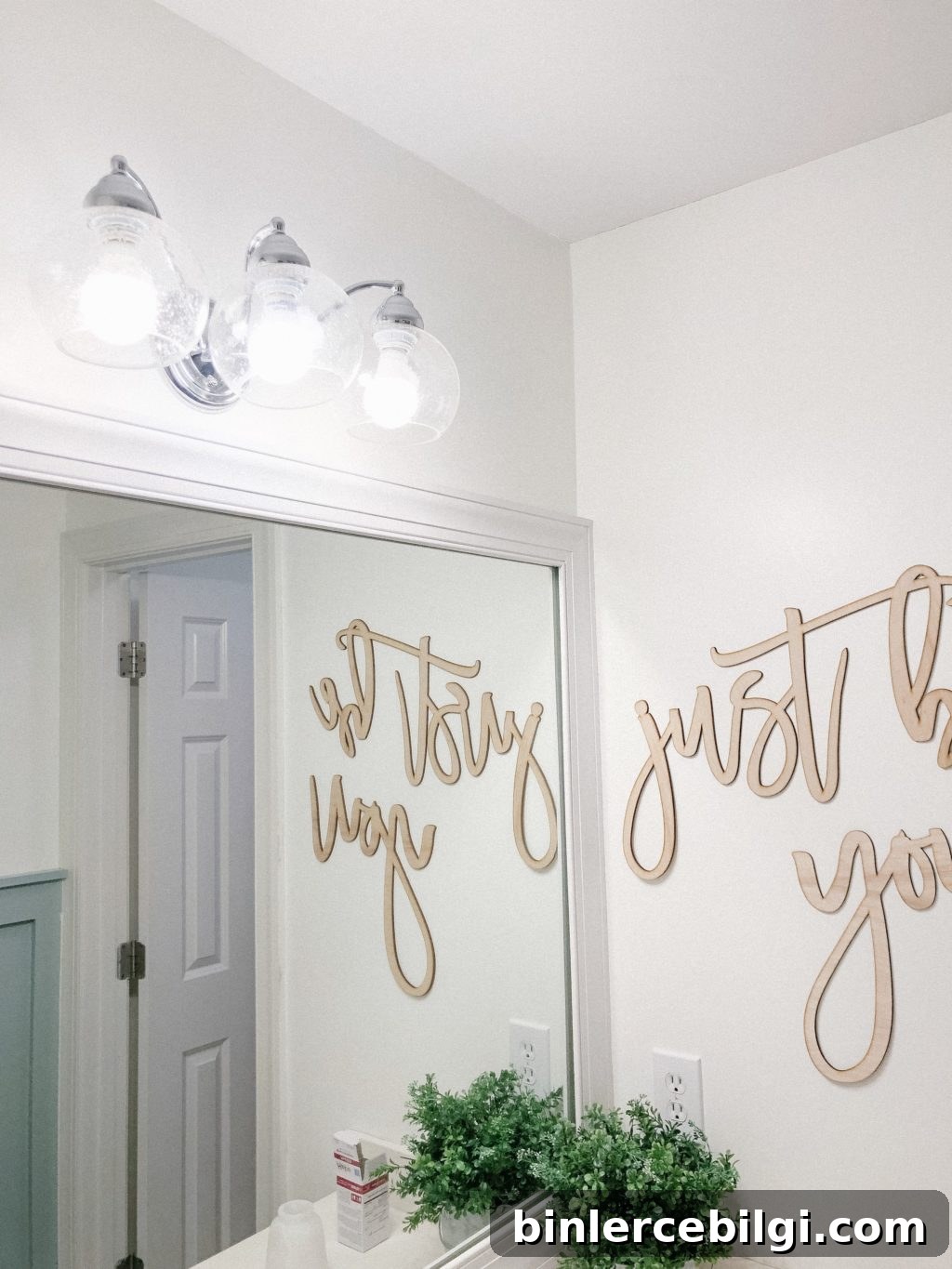 Splurge or Save: Where to Invest in Home Furnishings and Decor 8 Bathroom Vanity Light