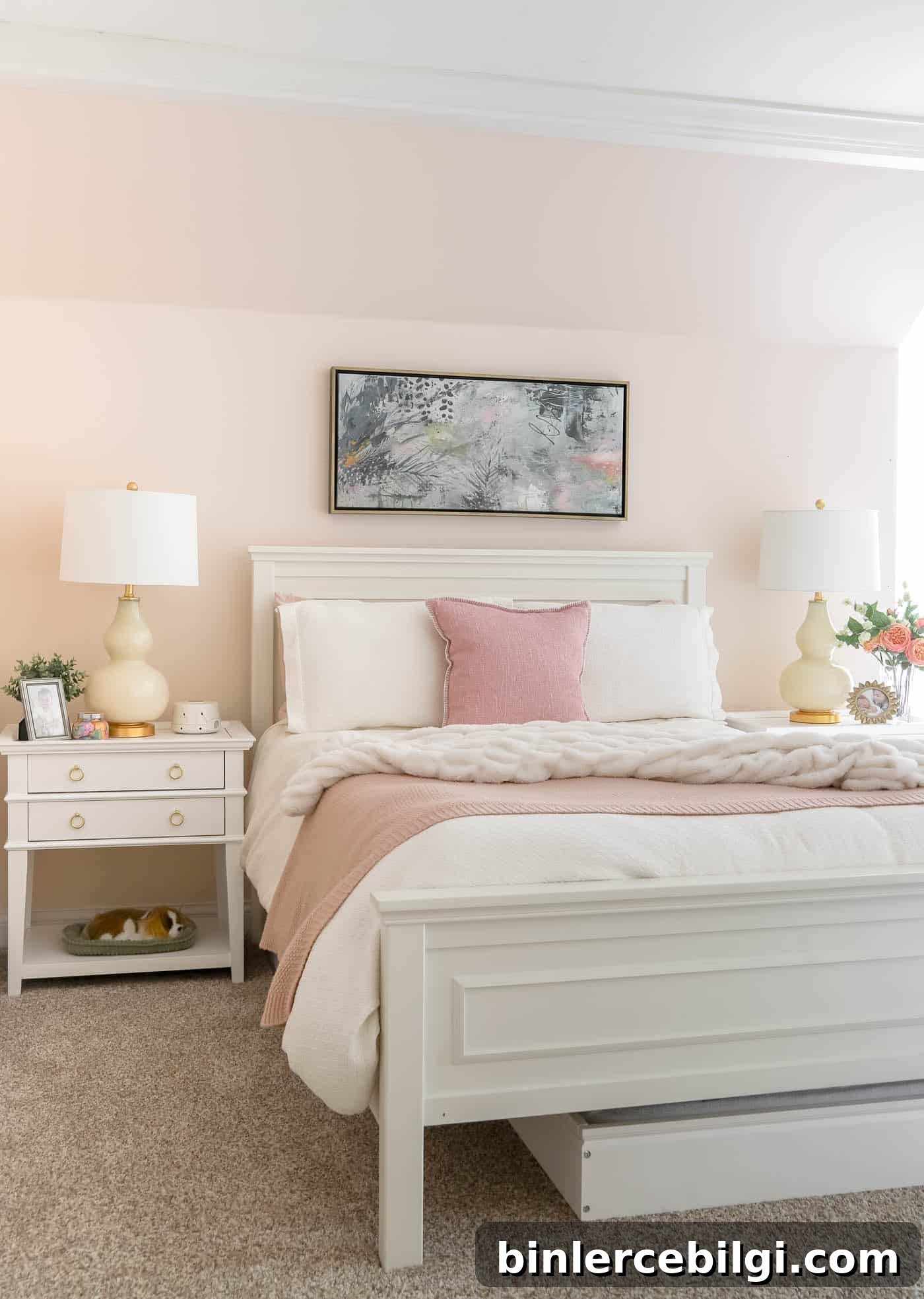 Splurge or Save: Where to Invest in Home Furnishings and Decor 11 Entryway lamps