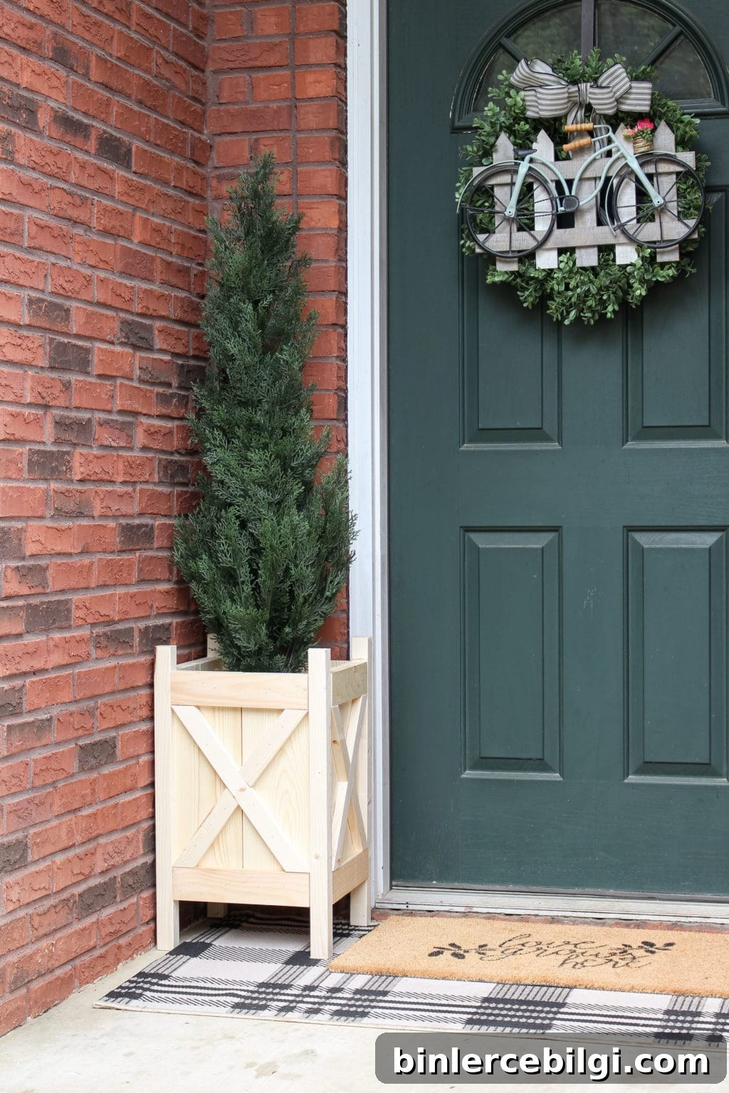 DIY Wooden Planter Tutorial