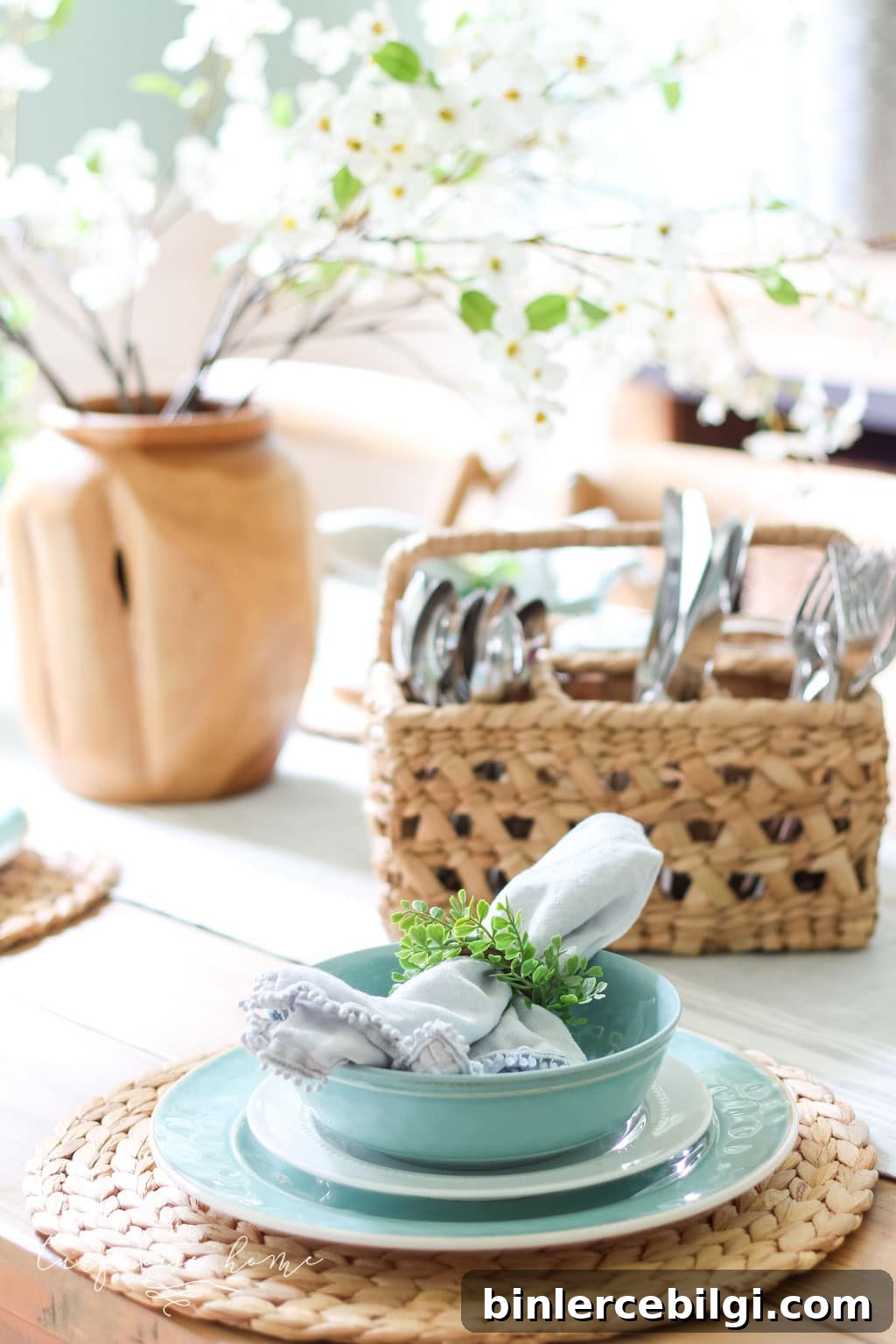 Breezy Summer Dining Room Decor Ideas 5 a Simple Summer Dining Room Tour - with turquoise plates and a gorgeous farmhouse table