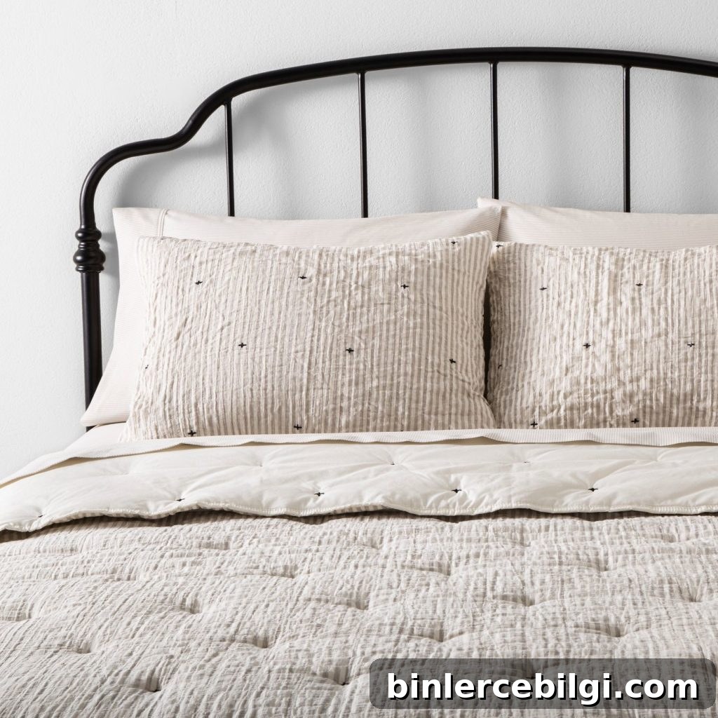 Farmhouse Bedding Ideas to Transform Your Bedroom 4 Gorgeous Hearth and Hand farmhouse bedding set | farmhouse bedding